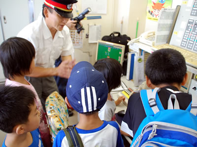 運転指令室見学の様子