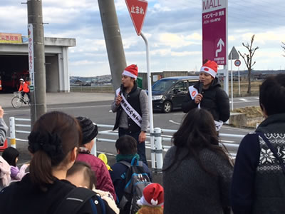 東員駅にて3代目三重県住みます芸人「カツラギ」
お笑いライブを行いました