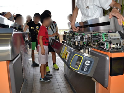 自動改札機見学